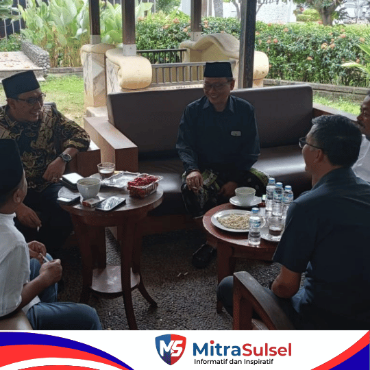 Informatif dan Inspiratif (1080 x 1080 piksel)_20251220_003312_0000